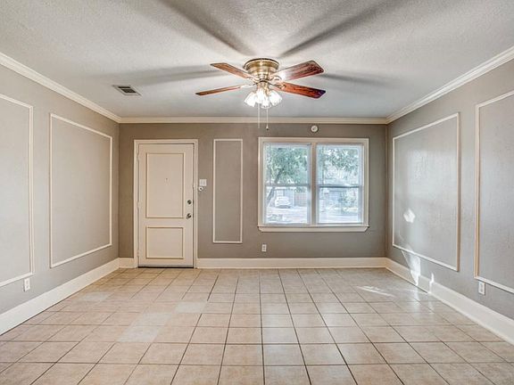 2nd image of 1007 Leyenda Dr