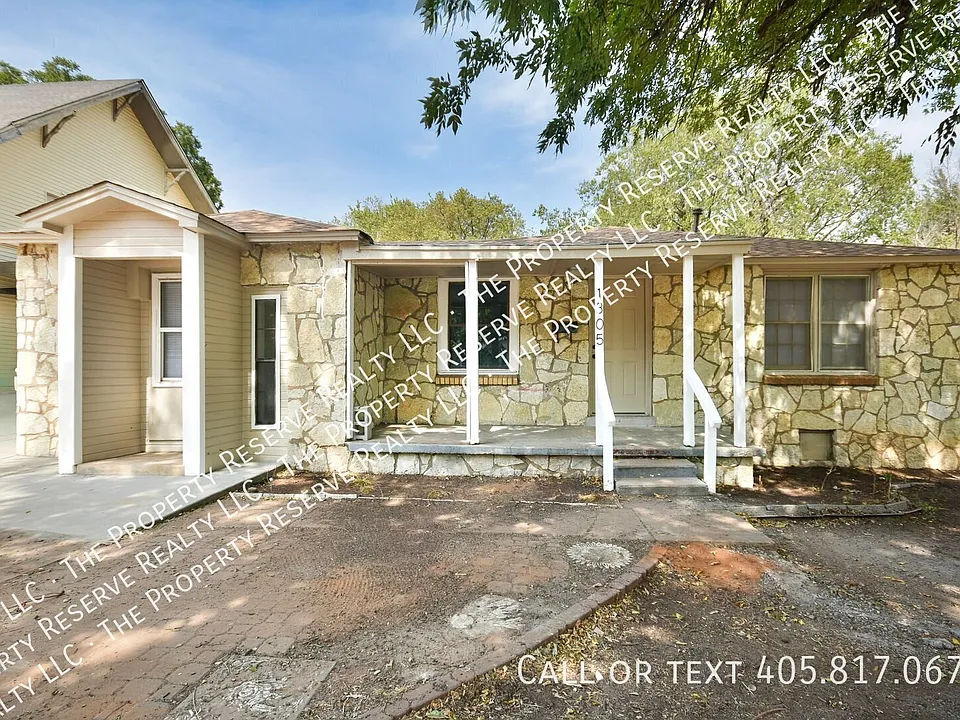 1305 W Ash Ave