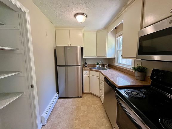 3rd image of 38 Franklin St #2
