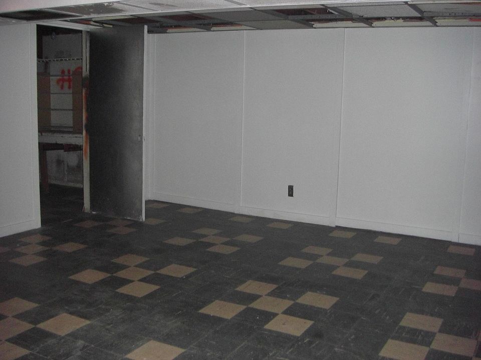 18407 Gaylord, photo 22
