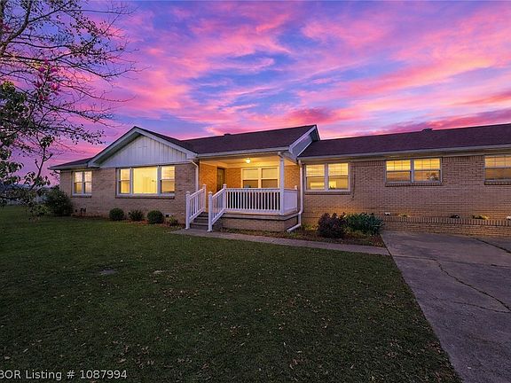 2nd image of 430 Sunnyside Rd