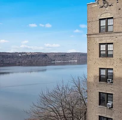 5th image of 250 Cabrini Blvd APT 6B