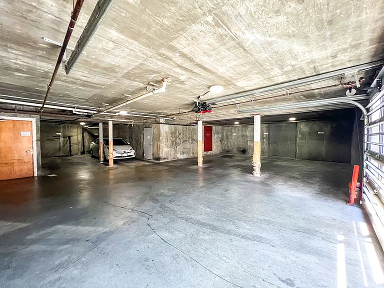 IRO Apartments — Photo 65