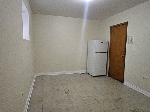 3rd image of 2101 W Arthur Ave #G