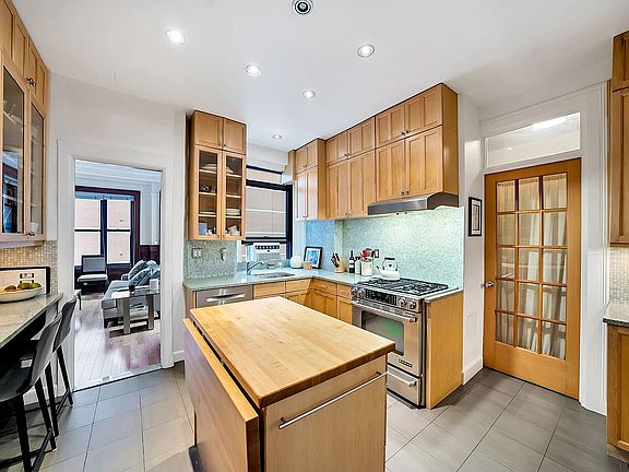 3rd image of 251 W 89th St APT 10C
