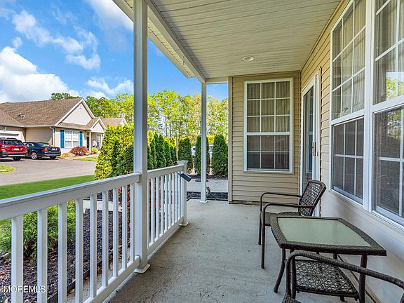 3rd image of 32 Sunnybrook Lane