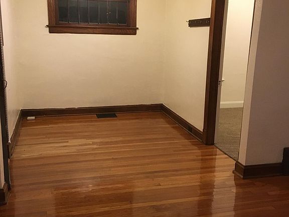 3rd image of 702 E 43rd St