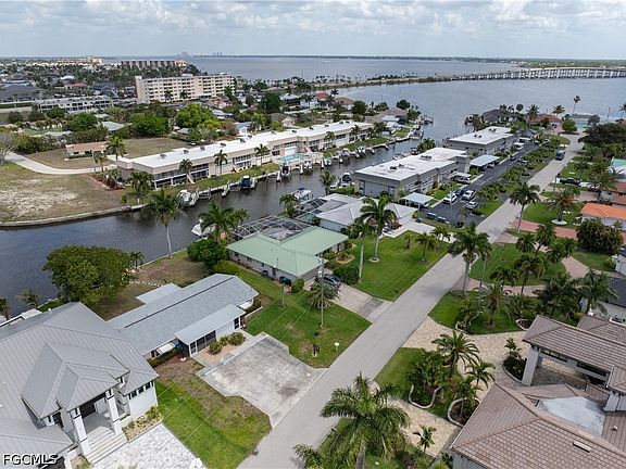 2nd image of 1649 Edith Esplanade Cpe