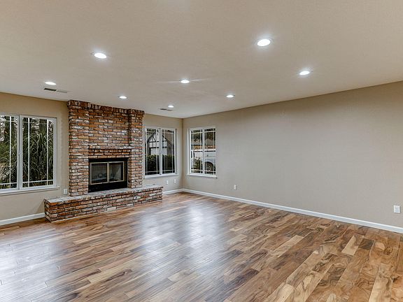 5th image of 4899 Alta Saga Dr