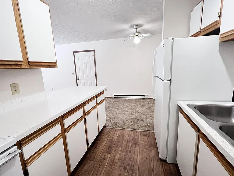 Wyndemere Apartments — Photo 66
