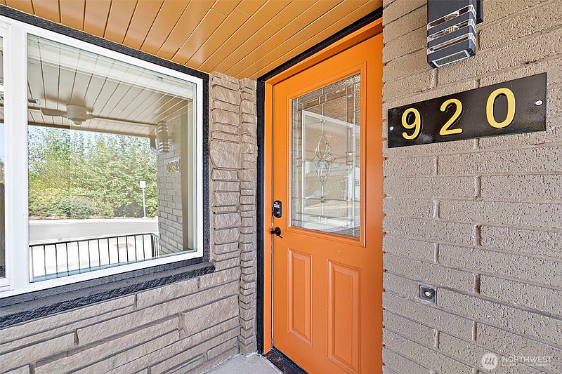 2nd image of 1008 E Guiberson Street