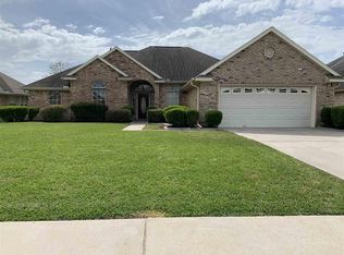 3159 Forest Oaks Dr, Port Neches, TX 77651