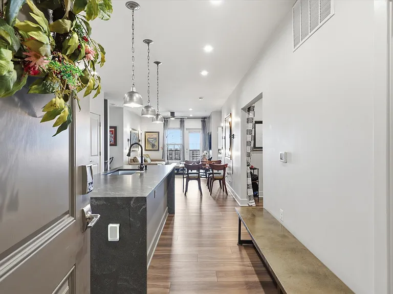 100 Saint Ives Pl #403 — Photo 1