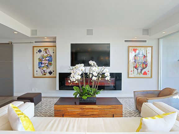 4th image of 818 N Doheny Dr APT 904