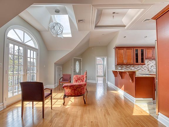 3rd image of 631 E 88th St Floor 2