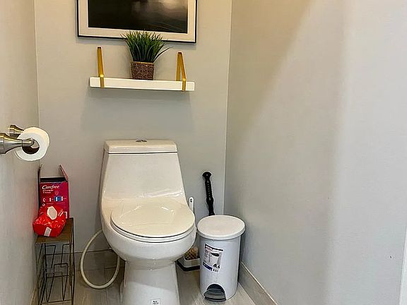 4th image of 3573 SW 49th Pl