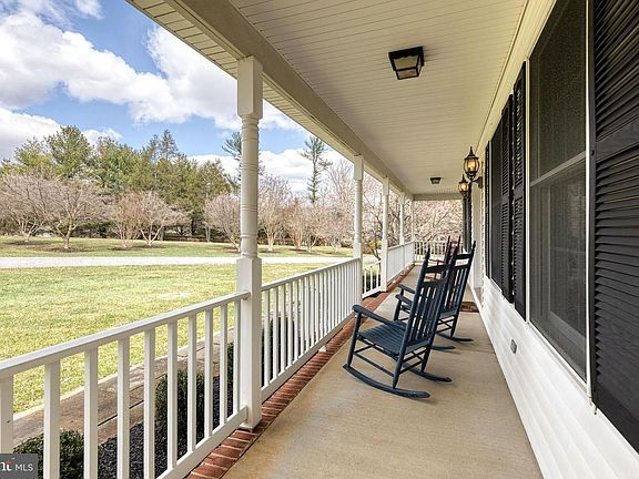 2nd image of 10925 Falls Rd