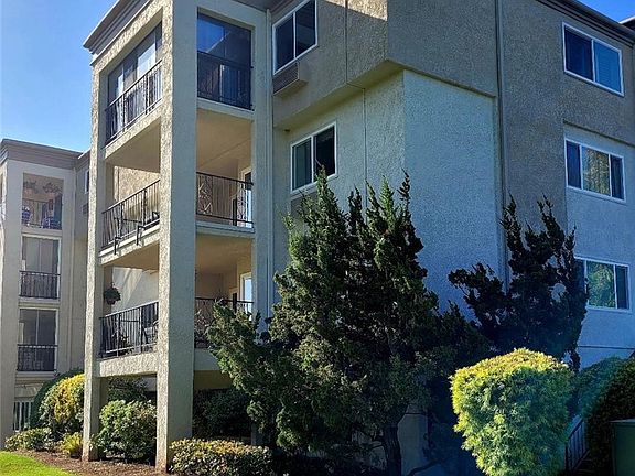 2nd image of 5515 Paseo Del Lago W APT 2A