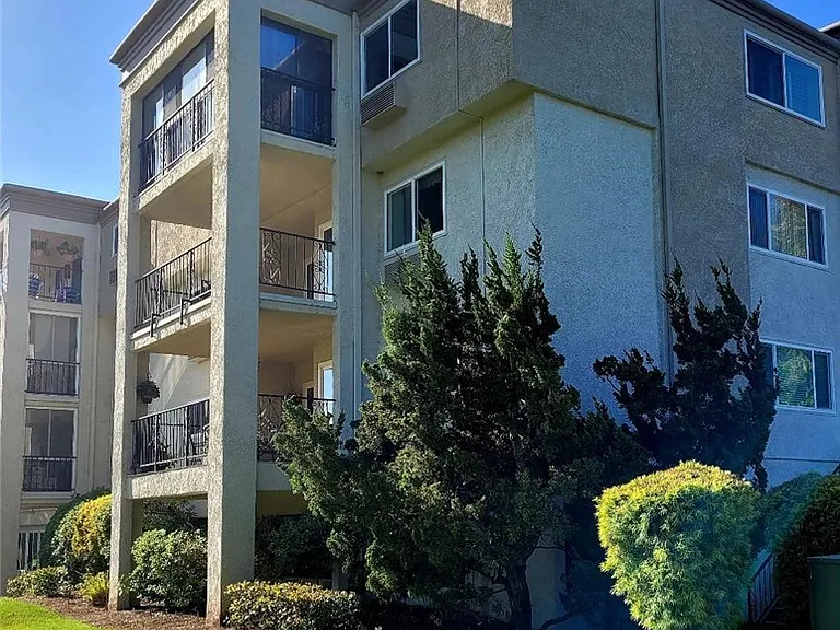 5515 Paseo Del Lago W #2A — Photo 2