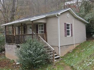 4 Front St, Garrett, KY 41630