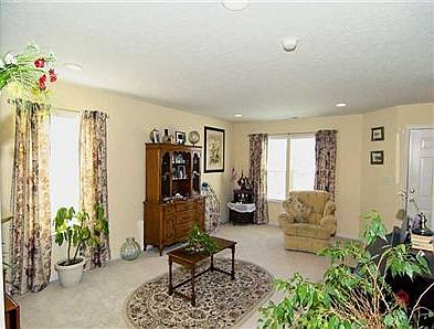 2nd image of 2839 Foxbriar Pl
