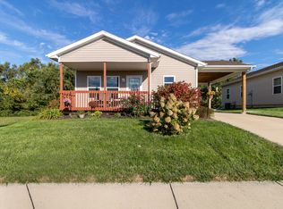 15 Trailside Ct, Bloomington, IL 61701