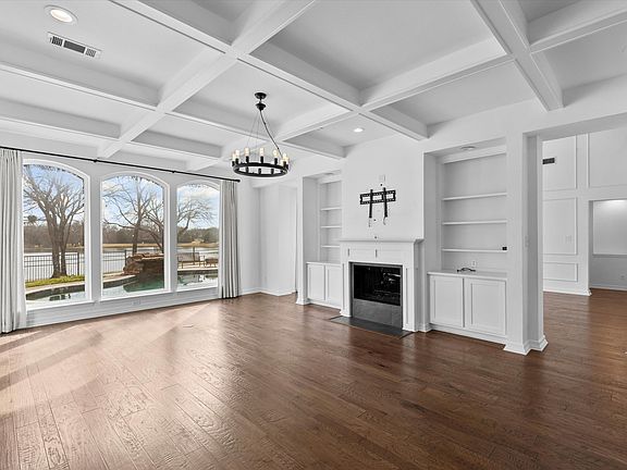 2nd image of 706 Dover Pl