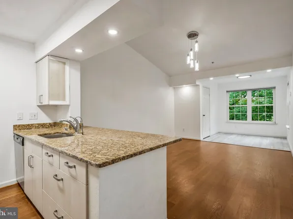 3311 Wyndham Cir APT 4193, Alexandria, VA 22302