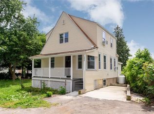 386 Blackstone St, Woonsocket, RI 02895