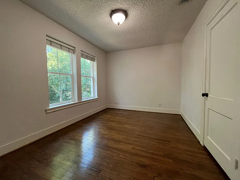 200 W Charnwood St — Photo 8