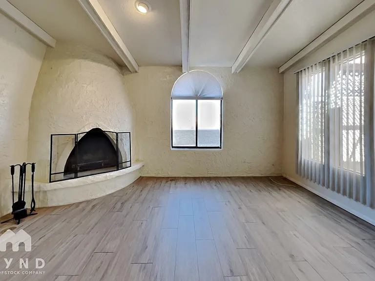 5100 N Miller Rd #23 — Photo 3