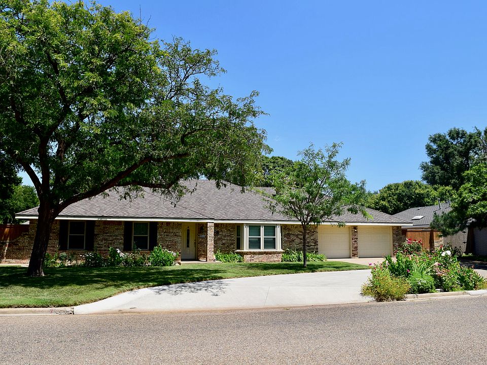 1st image of 208 Navasota Dr