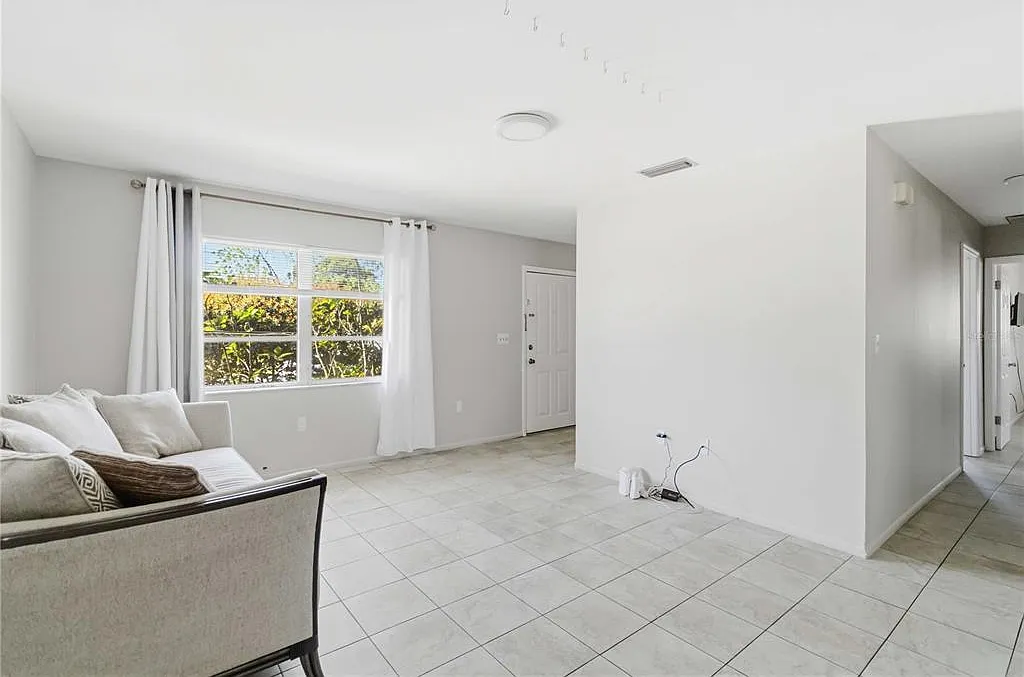 2 bed, 2.0 bath, 1156 sqft, $2,000 — Photo 4