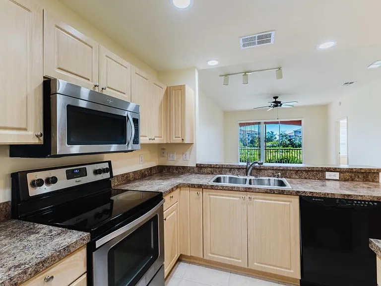 15989 Mandolin Bay Dr — Photo 7
