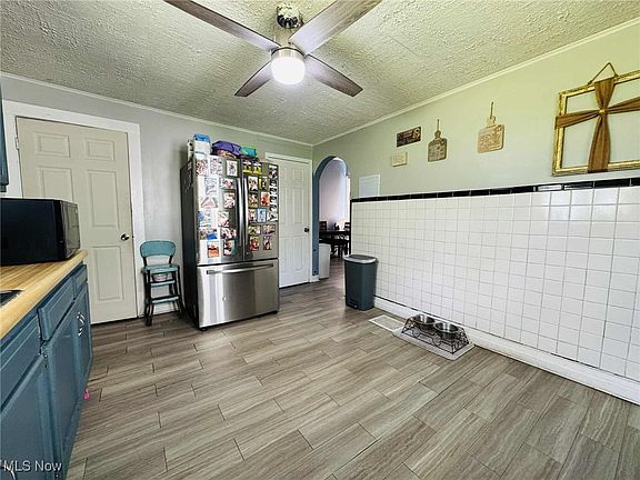 2nd image of 788 Lexington Ave