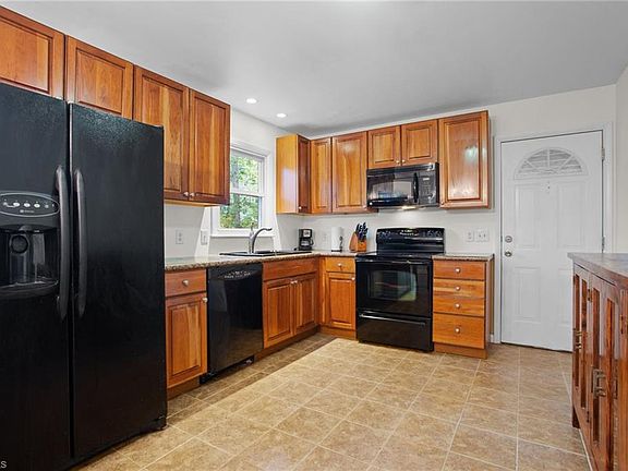 4th image of 5512 Cheek Dr