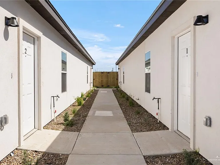 1208 N Aryana Ave — Photo 3