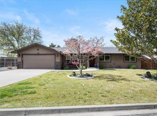 3618 S Benton Pl, Kennewick, WA 99337