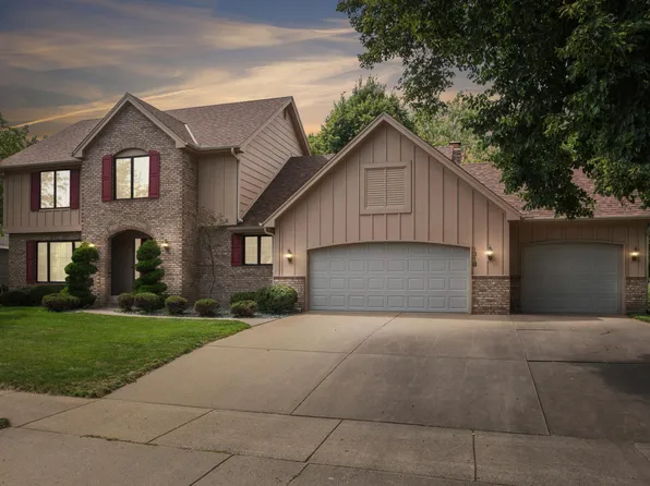 1318 W Royal Oaks Dr, Shoreview, MN 55126