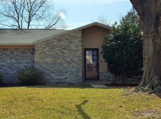 6809 Oakhurst Dr, Ocean Springs, MS 39564