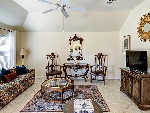 3rd image of 1323 Shinnecock Ct
