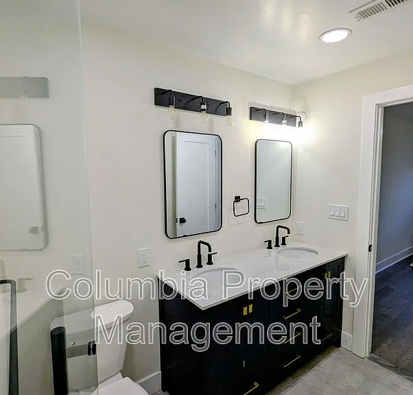3552 Warder St NW — Photo 12