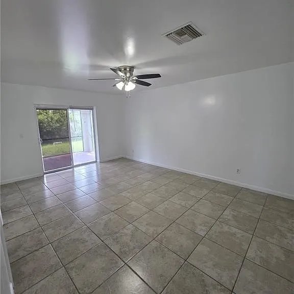 409 Hull Ave S — Photo 5