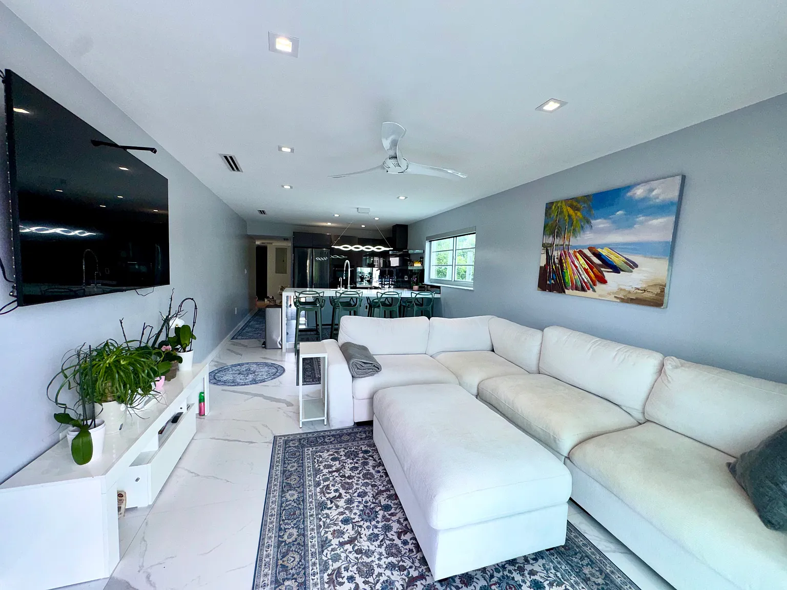 3 bed, 1127 sqft, $4,500 — Photo 1