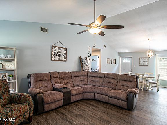 4th image of 15165 Sunset Dr