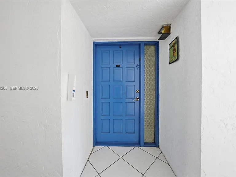 6010 S Falls Circle Dr #323 — Photo 4