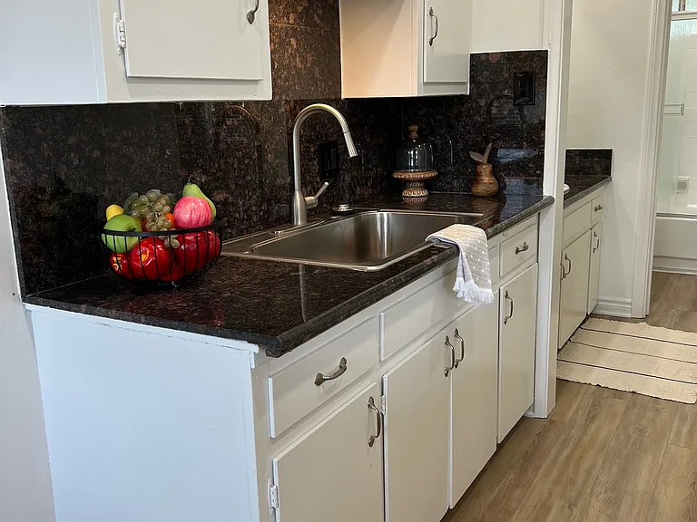 Pinecrest Apartments — Photo 10