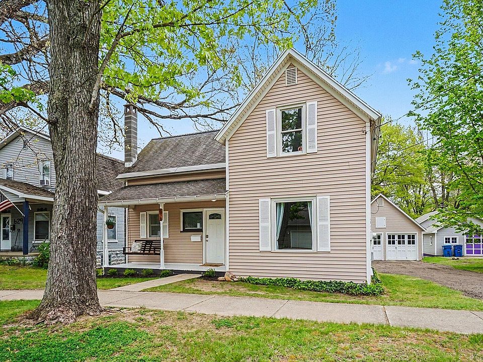 1st image of 639 Ely St