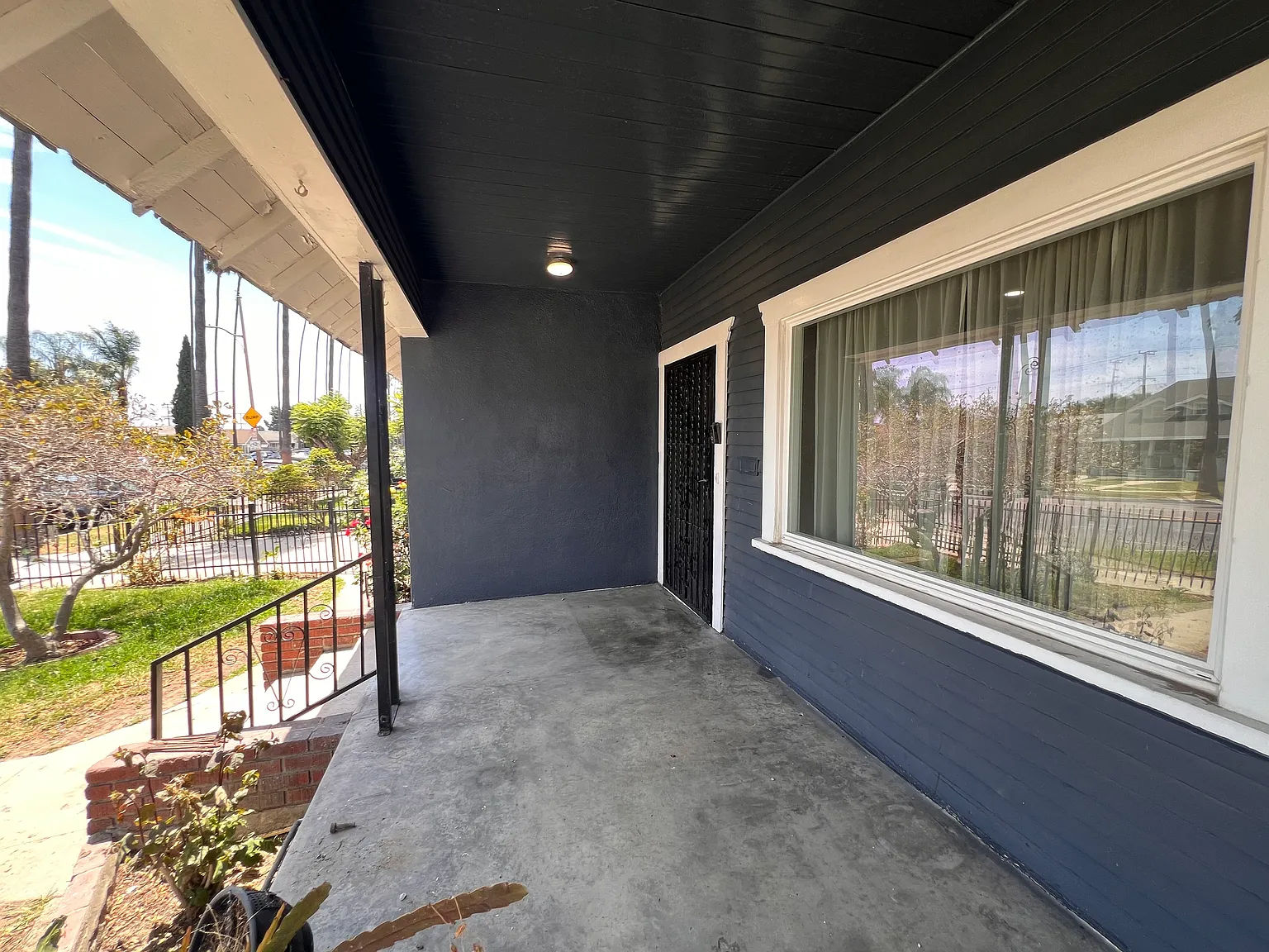 3 bed, 2312 sqft, $3,500 — Photo 2