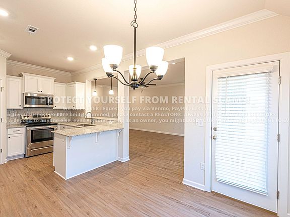 5th image of 410 Coconut Ln